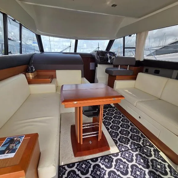 Vedette KEFI Prestige 350 Fly, hotel v destinaci Les Sables-dʼOlonne