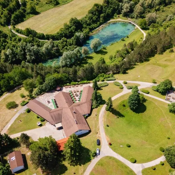 バンガローズ コラナ キャンプサイト コラナ（Bungalows Korana - Campsite Korana）、セリステ・ドゥレズニツコのホテル