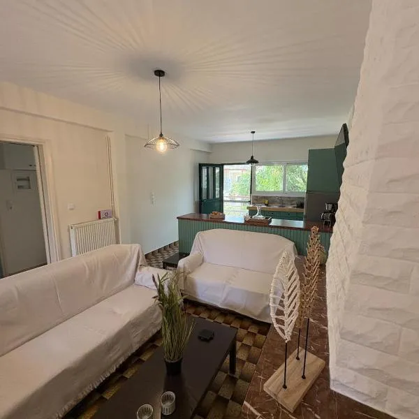 Sunbeam house, hotel in Nea Makri