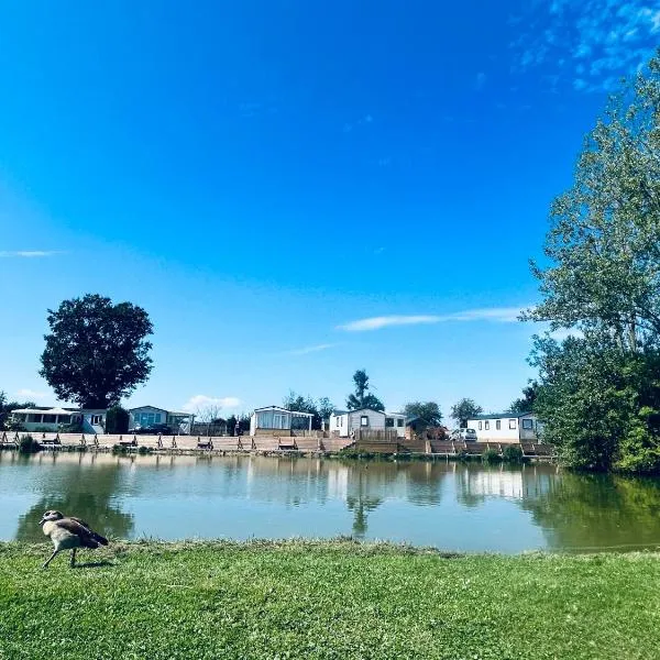 Camping Le Romantic, ξενοδοχείο σε Steenvoorde