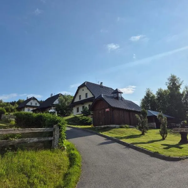 Chalupy ABJ a Apartmány ve Stodole ABJ Kraličák, hotel en Hynčice pod Sušinou