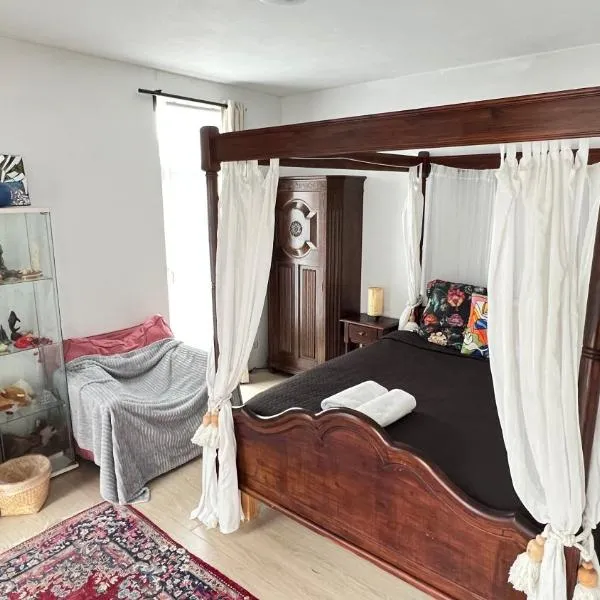 Two nice rooms in residential area with private bathroom, ξενοδοχείο στο Αλμέρε