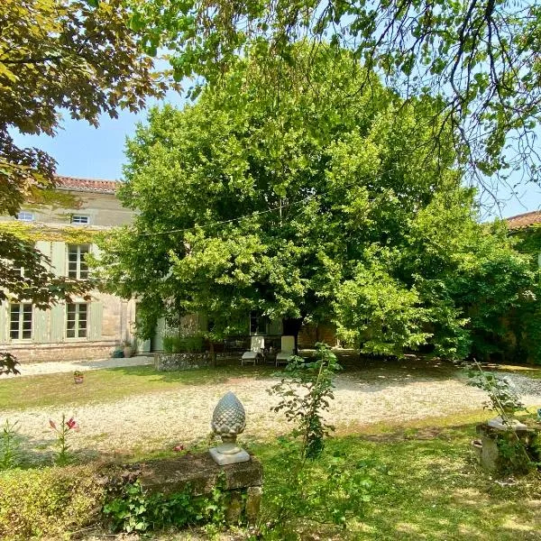 Le Domaine des Tilleuls,Mareuil的飯店