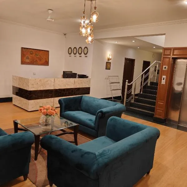 Tavisha Villa Golf Course MG Road，位于古尔冈的酒店