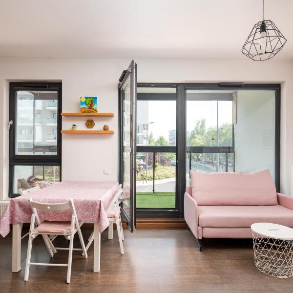 Solaris Voyage Apartment by BookingHost, Varsovia