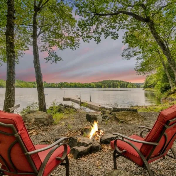 Your Trail's End in Maine, hotel v destinaci Wayne