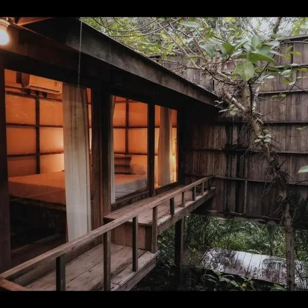 เรือนคุณแม่ โรงแรมในบ้านน้ำตก