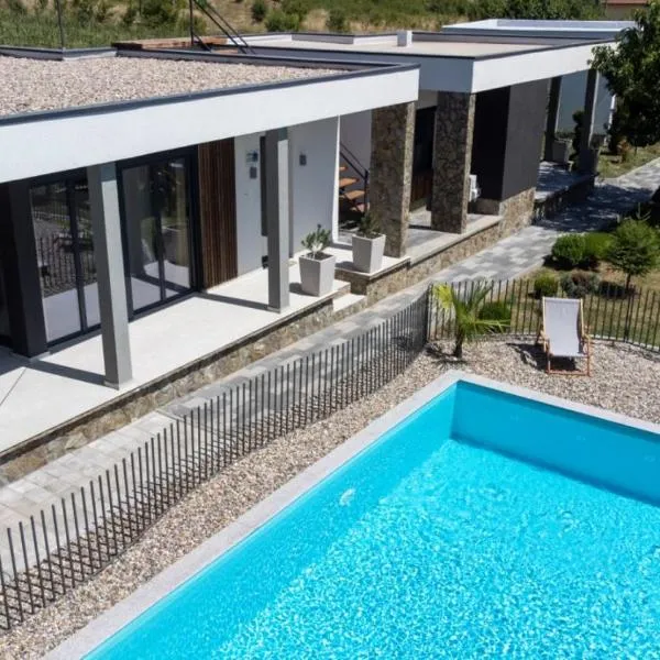 Duos West，位于索科矿泉村的酒店