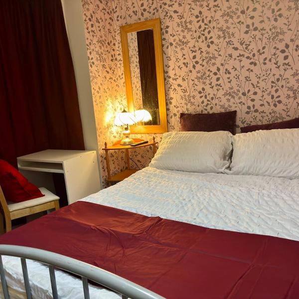 Room at Sandon road, Birmingham