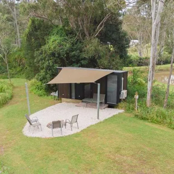 Hill Creek Tiny House 4 by Tiny Away, hotel em Perwillowen