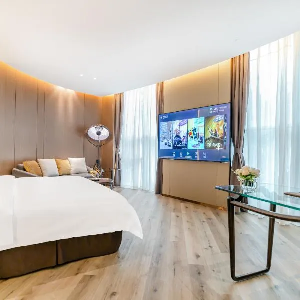 Huiju Hotel -Shamian Xidi Pier Night Cruise on the Pearl River branch--Canton Fair free shuttle bus included Breakfast, hotel in Guangzhou