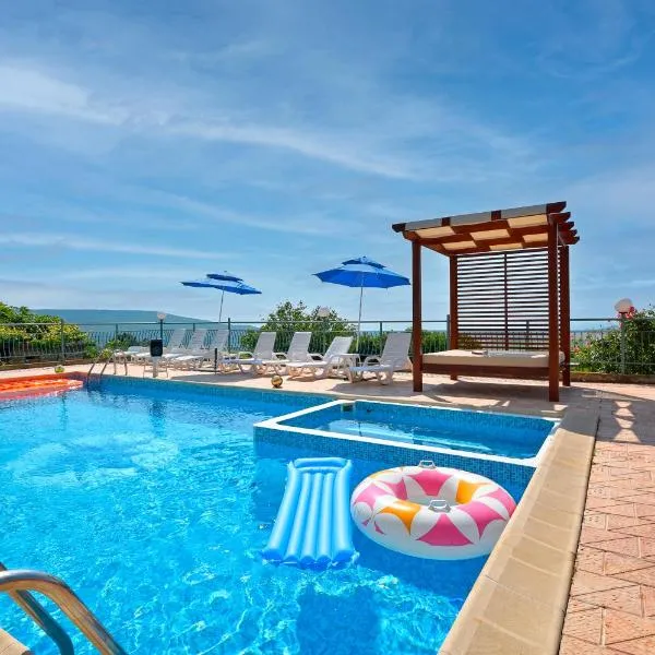 Villa Makeli, hôtel à Rogachevo