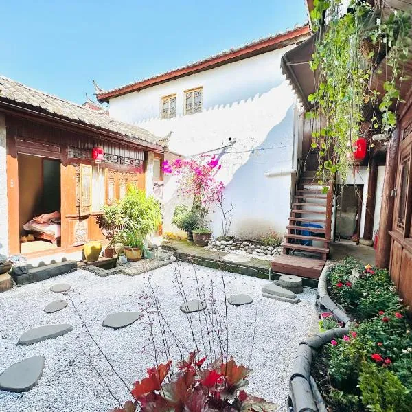 Lewo Guest House, hotel di Lijiang