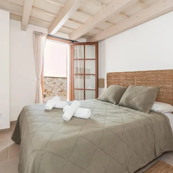 Hotel Ses Sis Roses: Ciutadella'da bir otel