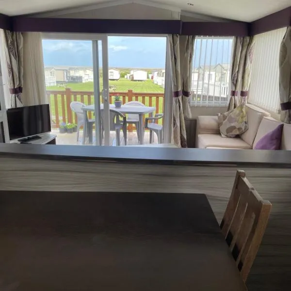 Much Loved Family Static Caravan, ξενοδοχείο σε Westward Ho