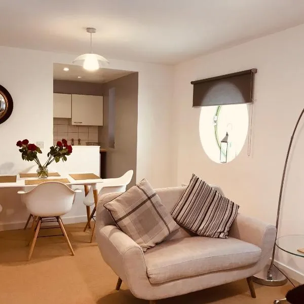 2 bed GF Docklands Apartment - Free Parking for 1 car, hotel in Liverpool