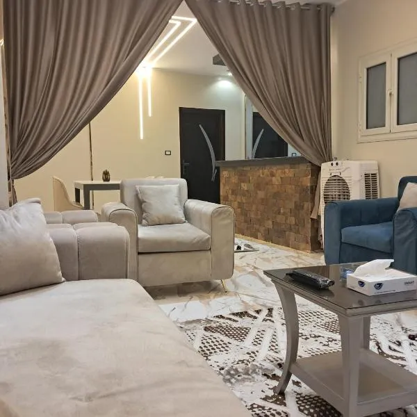 Al Fayrouz Palace Apartments，位于卢克索的酒店