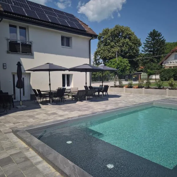 Maycherry Apartments, hôtel à Siófok