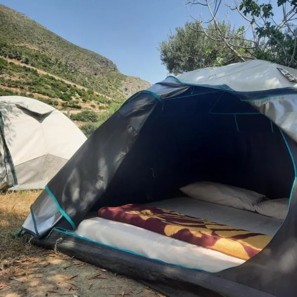 Waveside Camping, Hotel in Borsh