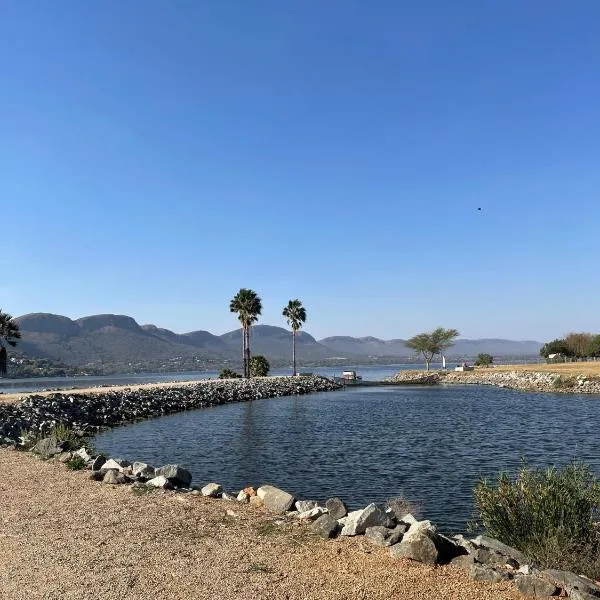 Hartbeespoort Dam Getaway Home, hotel en Kosmos