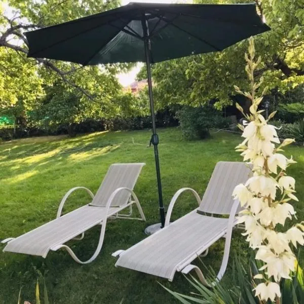 Lake house, hôtel à Cholpon-Ata