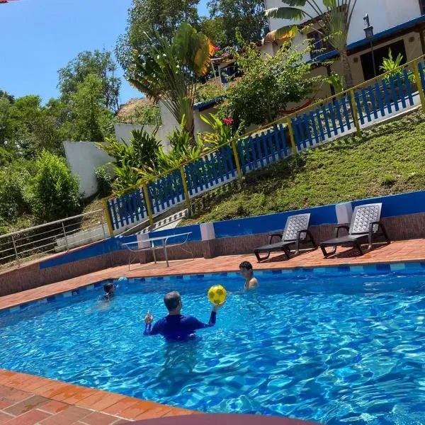 Hotel Campestre Villa Lucila，位于圣希尔的酒店