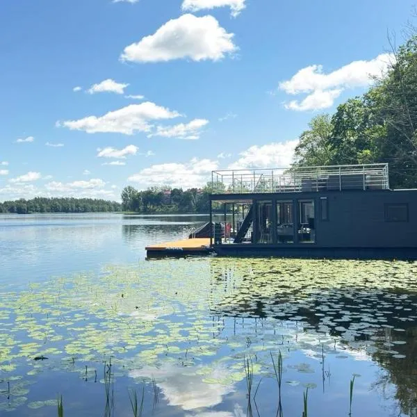Domki na wodzie Houseboaty, hotel Oleckóban