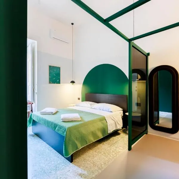 Assoli House, hotel in Naples