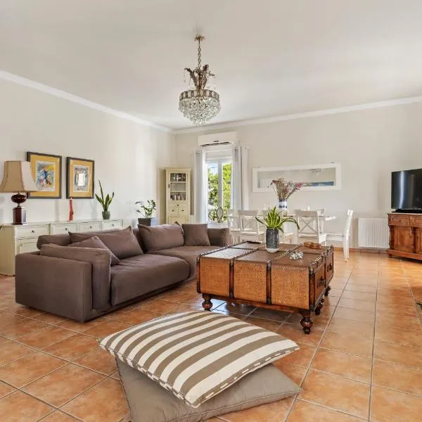 MM Hospitality - The Residence, hôtel à Spetses