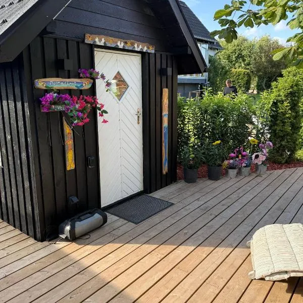 Happy Mermaid Garden Cabin, hotel in Aalborg
