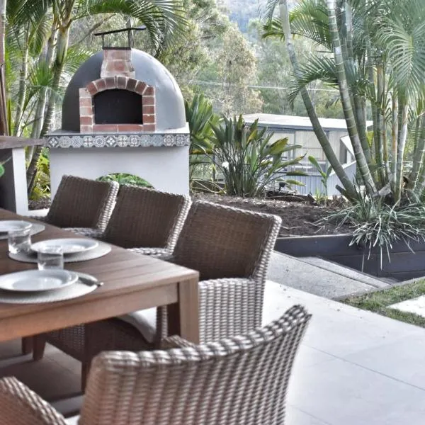 Huge Hidden Hinterland Estate, hotel em Canungra