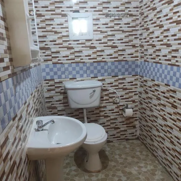 Sunset travelers lodge and restaurant, hotel en Barra