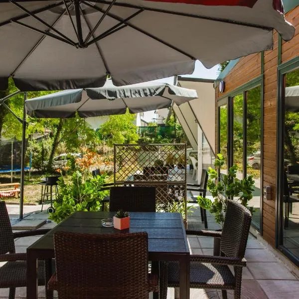 Albatross Family Nest Breeze Bungalow, khách sạn ở Varna City