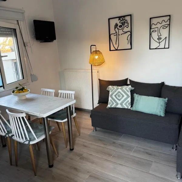 Calm house, hotel in Nees Kidonies