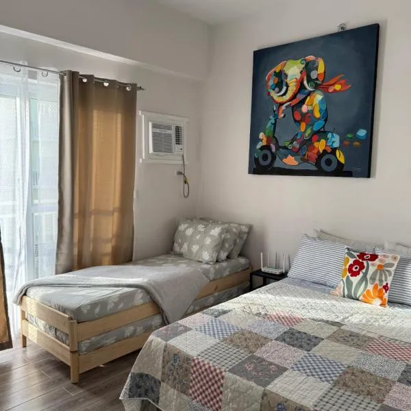 mira's condo unit in Amani Grand Residences near Mactan Int'l Airport, hôtel à Mactan Cebu International