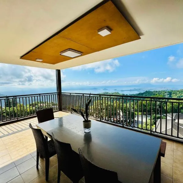 Tagaytay Staycation - Balaico 2 balconies Taal View 2BR، فندق في تاجيتاي
