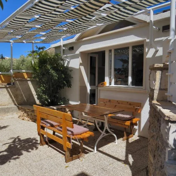 Cypress House, hotel v destinaci Bol