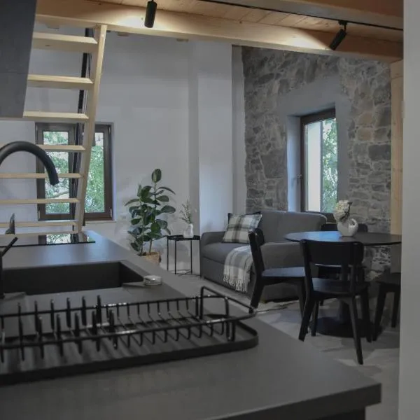 Viktor Estate, hotel din Deskle