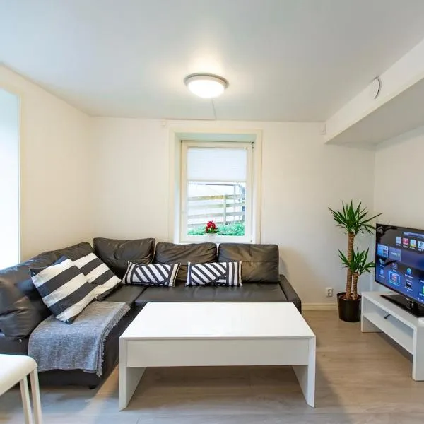 Kozy apartment near Bergen city center with free parking and Wifi, hotel in Bergen