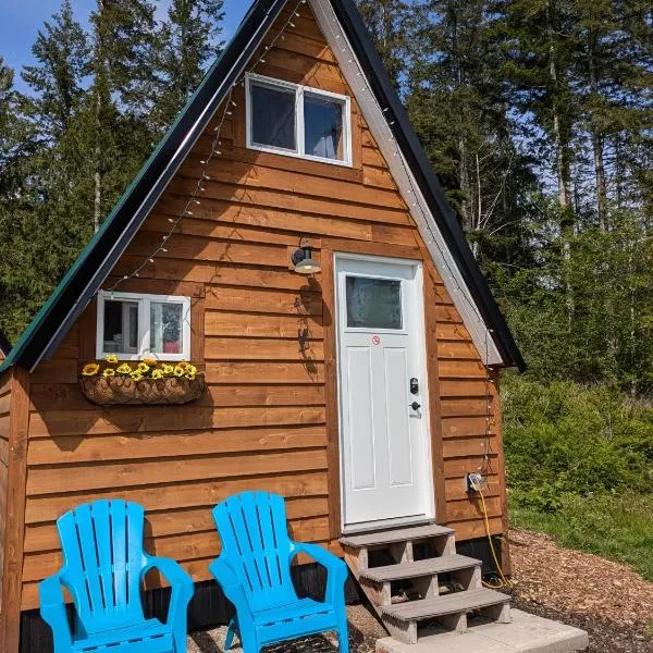Farmhouse cabin on 33 acre farm: Powell River şehrinde bir otel