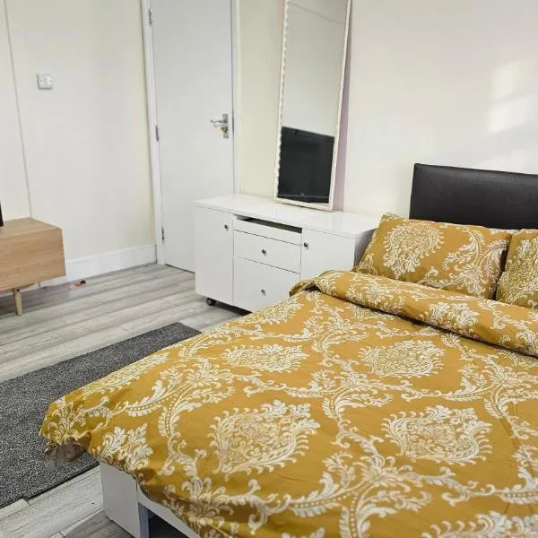 Bright & Modern Double Rooms in Central East London, hotel in London