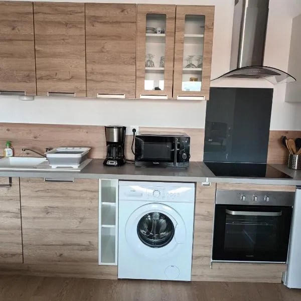 Studio cabine avec terrasse, hotel i Fort-Mahon-Plage