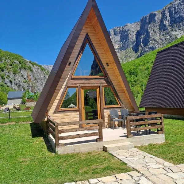 Wooden cottages KONAK, hotel i Šavnik