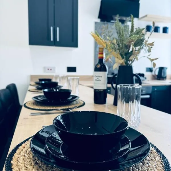 Sterling House - by Eazystays, Hotel in Crewe