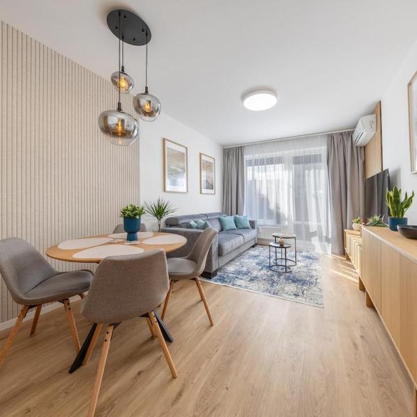 Central Bratislava Apt - Cozy Stay with Parking, Bratysława