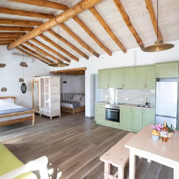 Erifi Luxury Suites, hotel v destinaci Armenistis