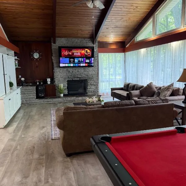 Charming Home for rent, hotel in Niagara Falls