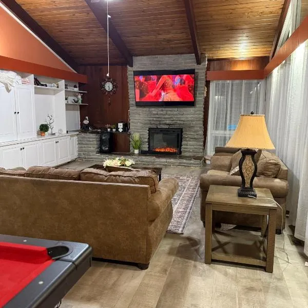 Charming Home for rent, hotel v destinaci Niagara Falls