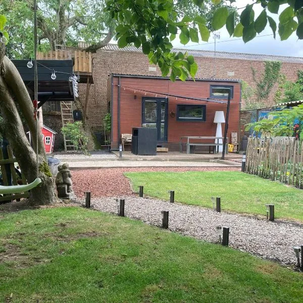 Tiny House Le Poulailler, hotel in Bousbecque