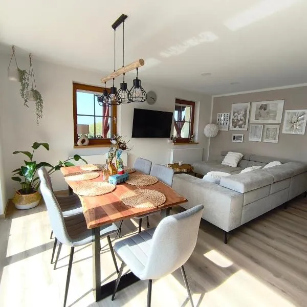 FeWo "Waldblick" und "Gartenblick" mit Pool und Kinderspielplatz, ξενοδοχείο σε Dippoldiswalde